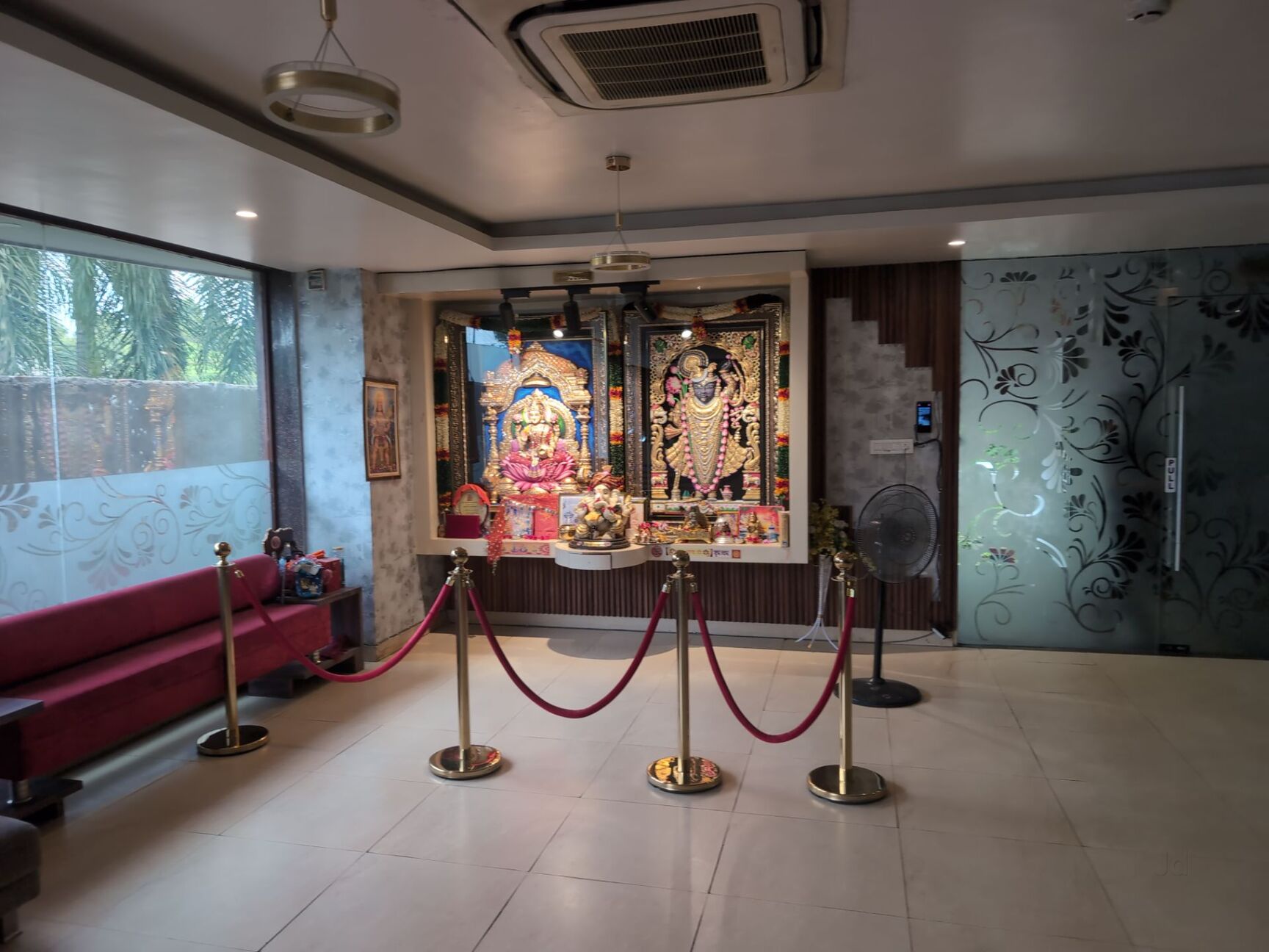 Hotel Lake View Grand Real Reception & Lobby