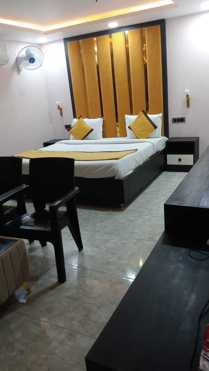 Hotel Lake View Grand Deluxe AC Room