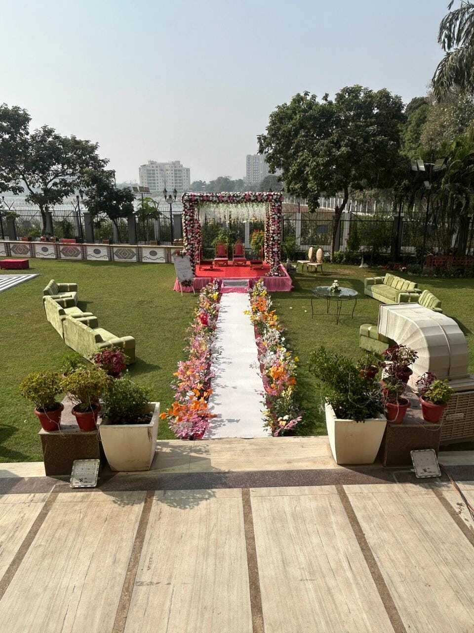 Hotel Lake View Grand Lakeside Wedding Lawn